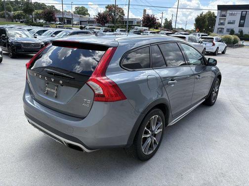 2018 Volvo V60 Cross Country T5