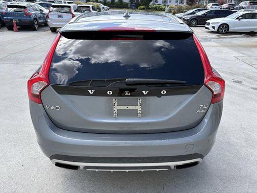2018 Volvo V60 Cross Country T5