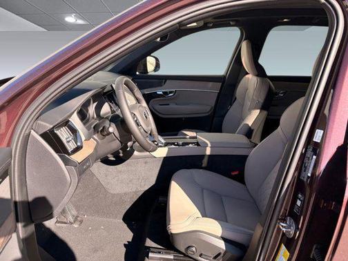 2026 Volvo XC90 Plug-In Hybrid T8 Plus 6-Seater