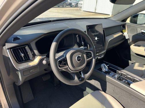 2026 Volvo XC60 B5 Core