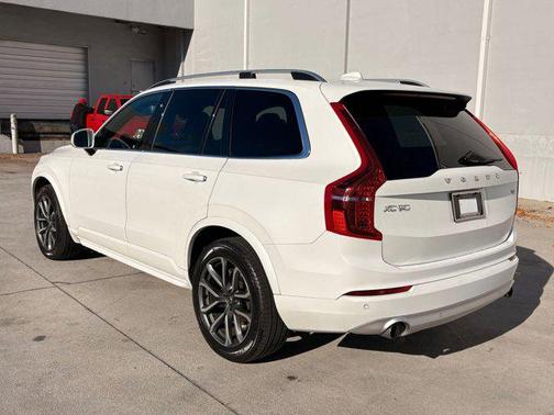 2018 Volvo XC90 T5 Momentum
