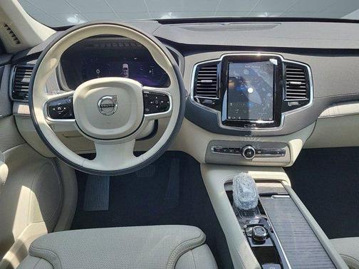 2024 Volvo XC90 Recharge Plug-In Hybrid T8 Ultimate 6-Seater