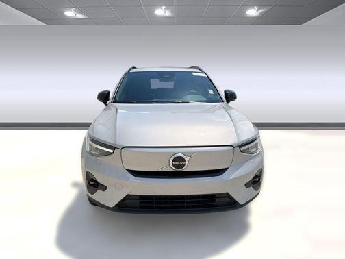 Silver Dawn Metallic 2023 Volvo XC40 Recharge Pure Electric Twin Ultimate