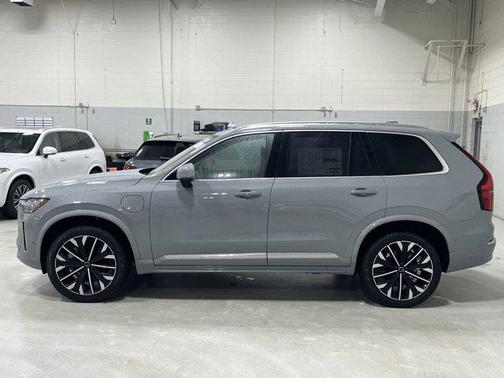 2025 Volvo XC90 Plug-In Hybrid T8 Ultra 7-Seater