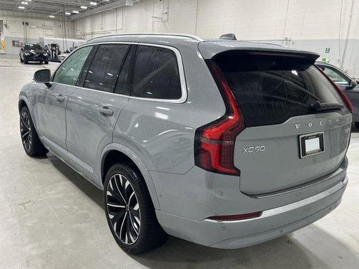 2025 Volvo XC90 Plug-In Hybrid T8 Ultra 7-Seater