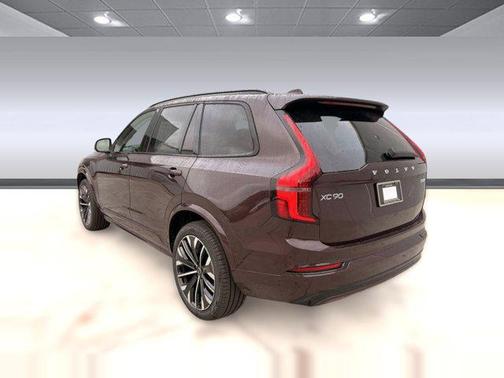 2026 Volvo XC90 Plug-In Hybrid T8 Ultra Dark Theme 6-Seater