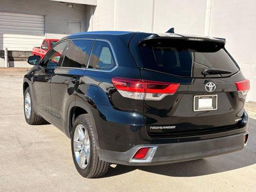 2017 Toyota Highlander Limited