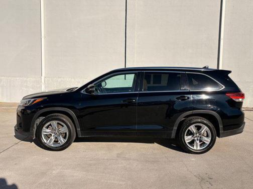 2017 Toyota Highlander Limited