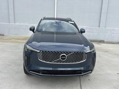 2025 Volvo XC90 B6 Core