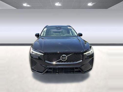 Onyx Black Metallic 2026 Volvo XC60 B5 Ultra