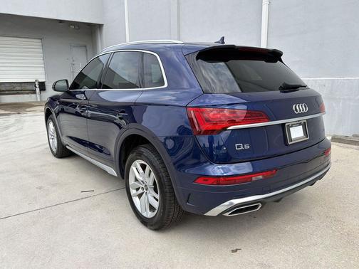 Navarra Blue Metallic 2023 Audi Q5 45 S line Premium