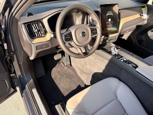 Denim Blue Metallic 2026 Volvo XC60 B5 Plus