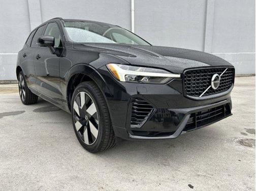 2025 Volvo XC60 Plug-In Hybrid Plus