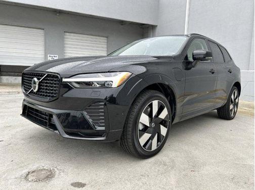 2025 Volvo XC60 Plug-In Hybrid Plus