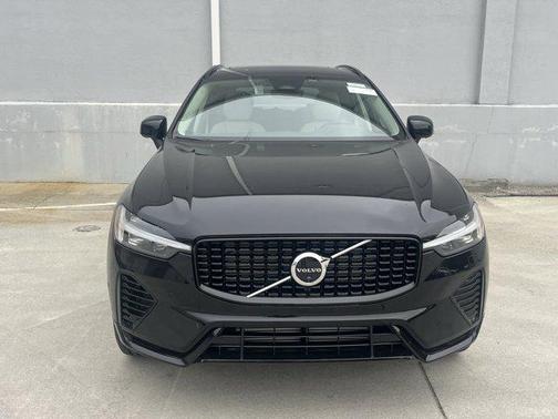 2025 Volvo XC60 Plug-In Hybrid T8 Plus