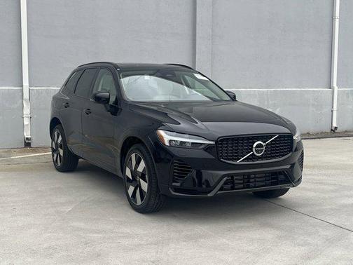 2025 Volvo XC60 Plug-In Hybrid T8 Plus