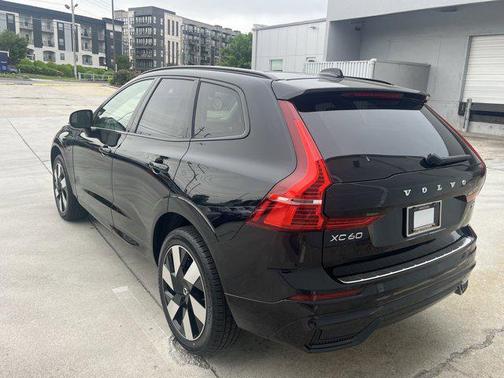 2025 Volvo XC60 Plug-In Hybrid T8 Plus