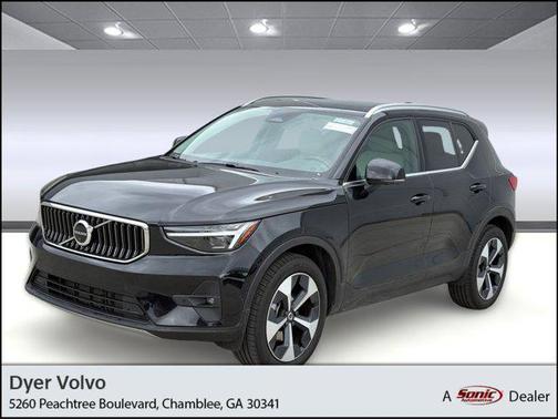 2025 Volvo XC40 B5 Plus Bright Theme