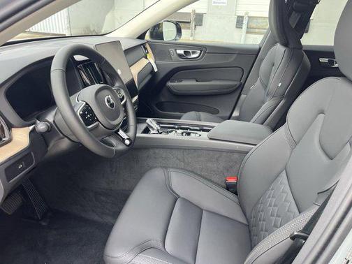 2026 Volvo XC60 B5 Core