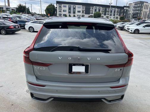 2026 Volvo XC60 B5 Core