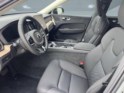 2026 Volvo XC60 B5 Core
