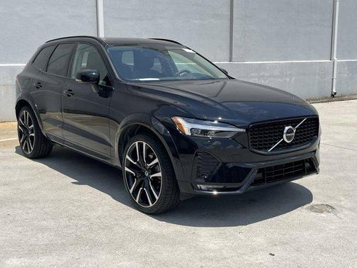 2024 Volvo XC60 B5 Ultimate Dark Theme