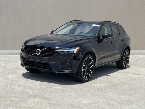 2024 Volvo XC60 B5 Ultimate Dark Theme