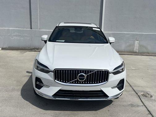2022 Volvo XC60 B6 Inscription