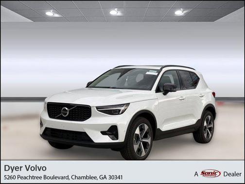 2026 Volvo XC40 B5 Plus