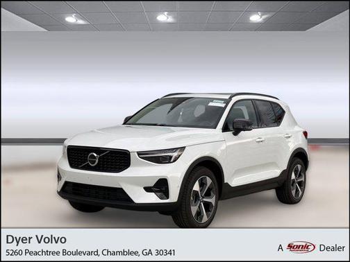2026 Volvo XC40 B5 Plus