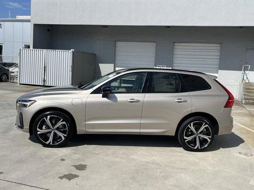2025 Volvo XC60 Plug-In Hybrid T8 Ultra
