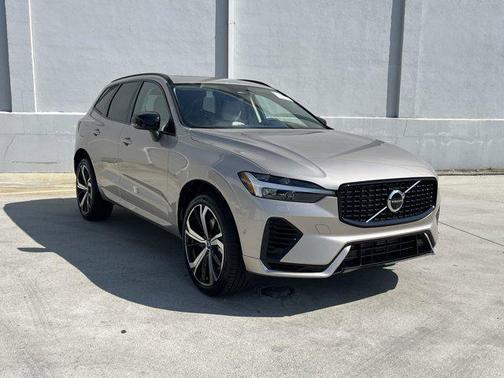 2025 Volvo XC60 Plug-In Hybrid T8 Ultra