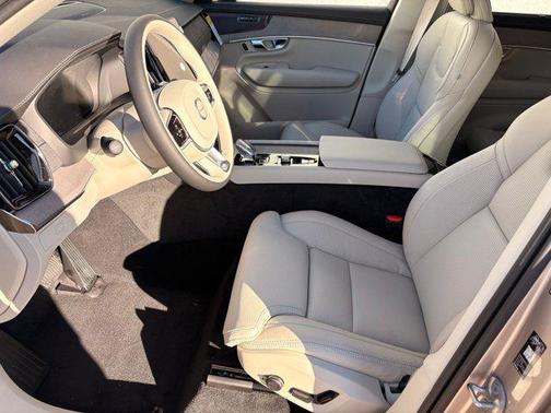 2026 Volvo XC90 B6 Ultra Dark Theme 7-Seater