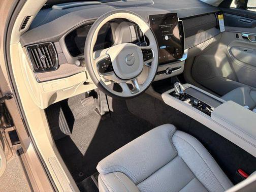 2026 Volvo XC90 B6 Ultra Dark Theme 7-Seater