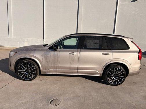 2026 Volvo XC90 B6 Ultra Dark Theme 7-Seater