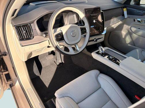 2026 Volvo XC90 B6 Ultra Dark Theme 7-Seater