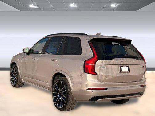 2026 Volvo XC90 B6 Ultra Dark Theme 7-Seater