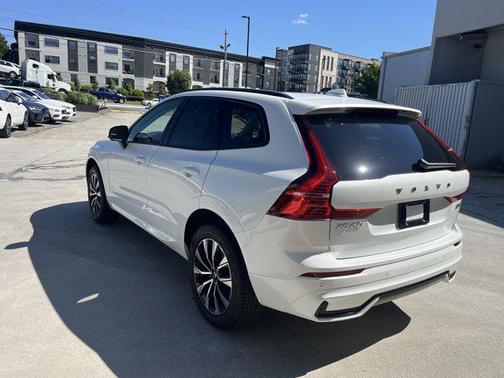 2025 Volvo XC60 B5 Core
