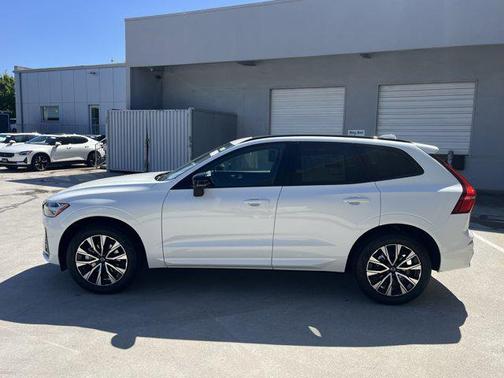 2025 Volvo XC60 B5 Core