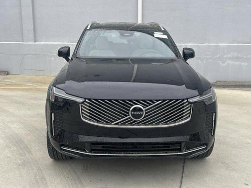 2025 Volvo XC90 B6 Core