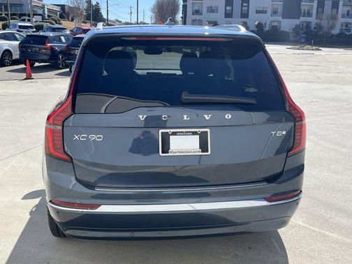 2025 Volvo XC90 Plug-In Hybrid T8 Ultra 7-Seater