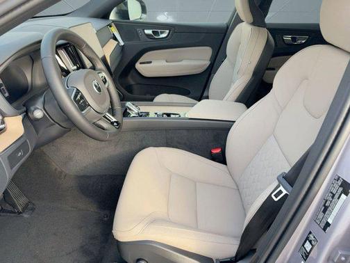 2026 Volvo XC60 B5 Core