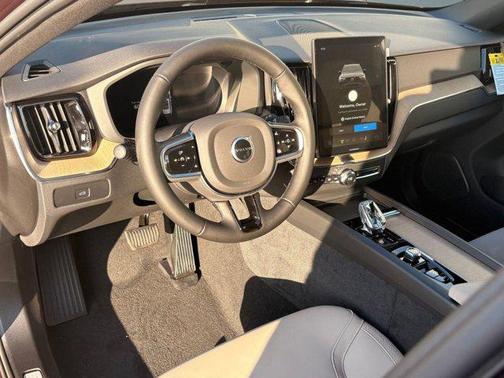 2026 Volvo XC60 B5 Core