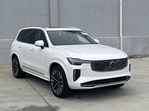 2025 Volvo XC90 B6 Plus 7-Seater