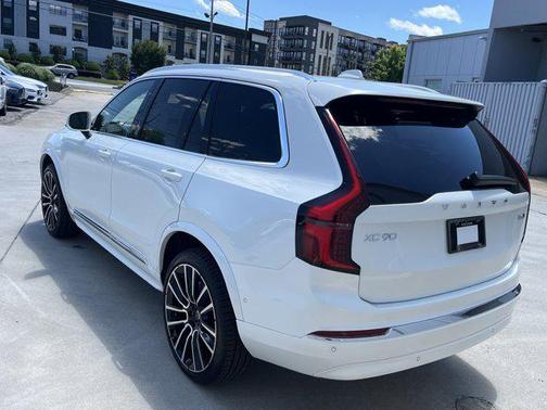 2025 Volvo XC90 B6 Plus 6-Seater