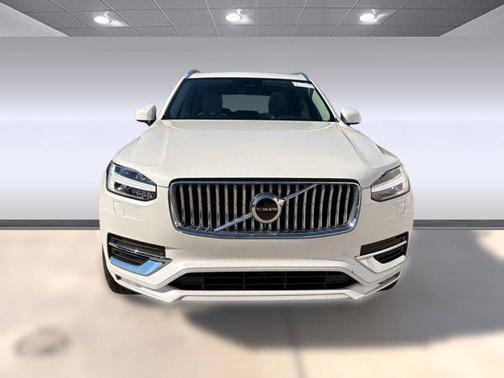 2024 Volvo XC90 B5 Core Bright Theme