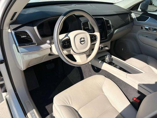 2024 Volvo XC90 B5 Core Bright Theme