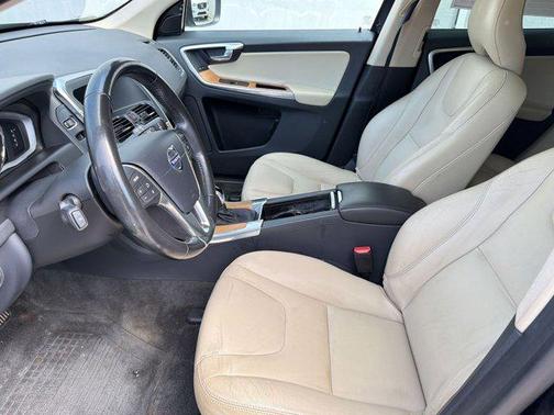 Blue 2017 Volvo XC60 T6 Inscription