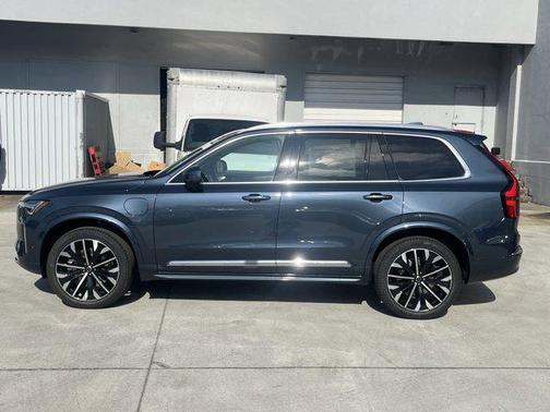 2026 Volvo XC90 Plug-In Hybrid T8 Plus 7-Seater