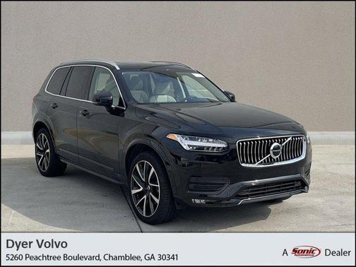 2022 Volvo XC90 T6 Momentum